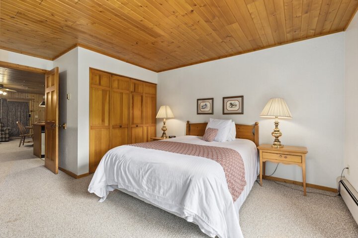 Room 4 of 191