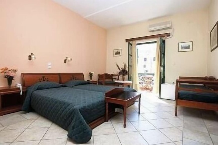 Room 10 of 38