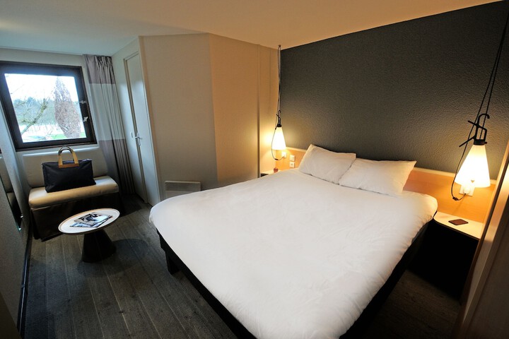 Room 3 of 92
