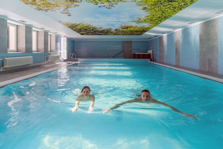Pool 32 of 106