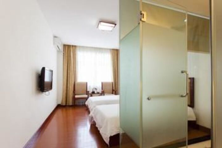 Room 52 of 68