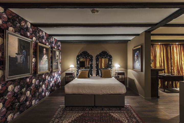 Room 3 of 115