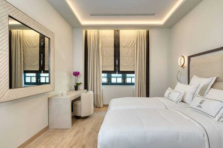 Room 28 of 115