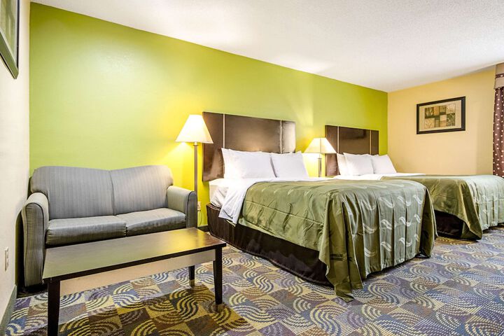1 Queen Bed Upgrade (8 of 8)