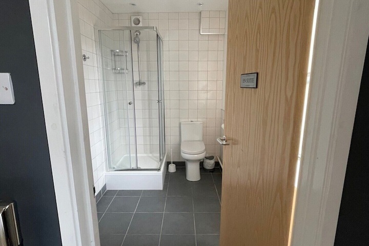 Room 7 of 33