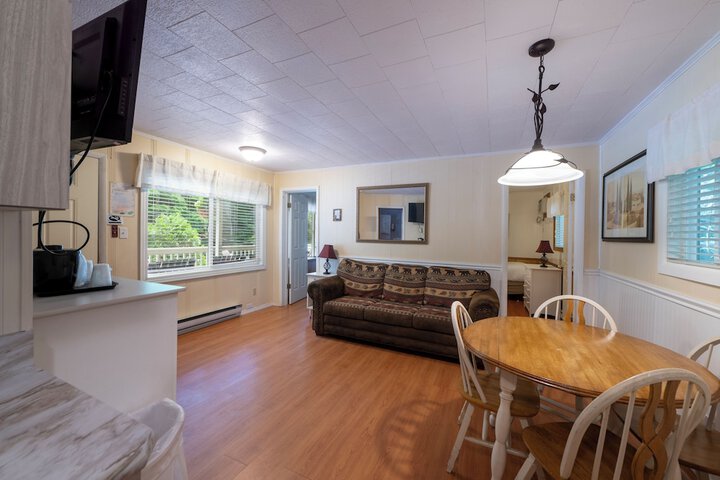 Room 55 of 225