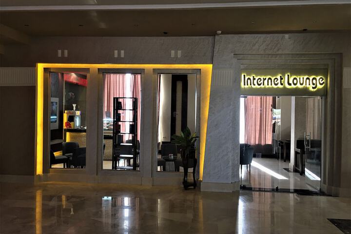 Entrance & Lobby