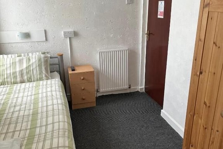 Room 5 of 20
