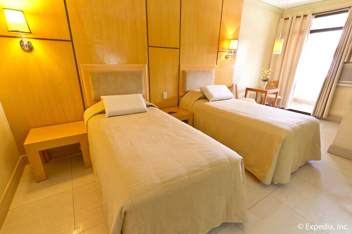 Room 40 of 134