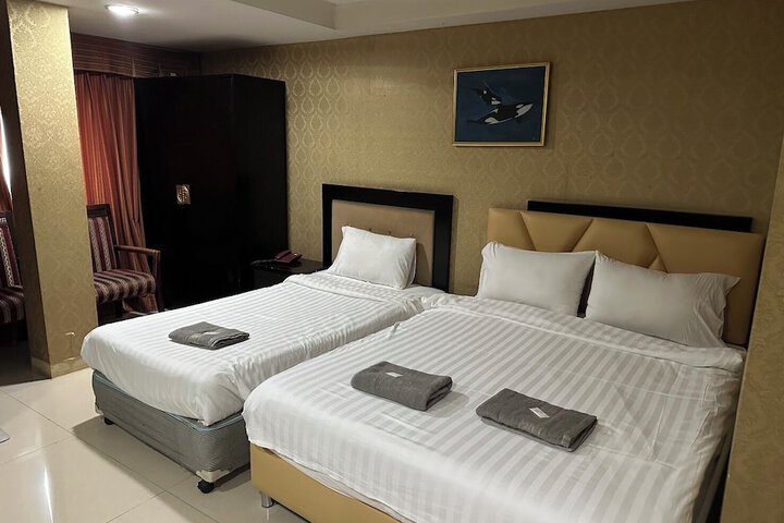Room 16 of 27