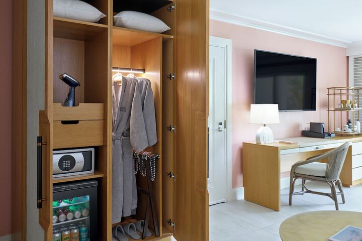 Room 10 of 87