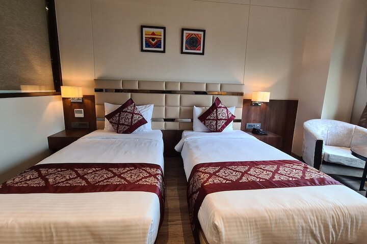 Room 17 of 33