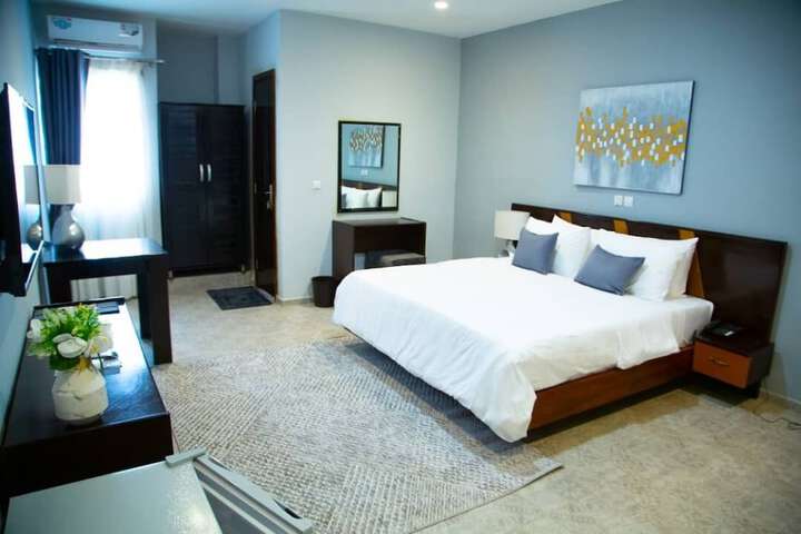 Room 5 of 42