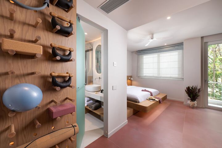 Room 13 of 79