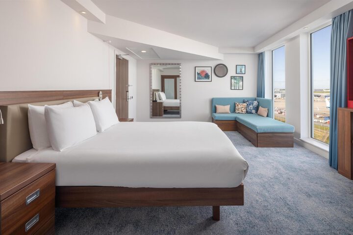 Room 34 of 66