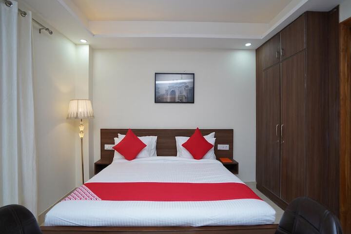 Room 6 of 31