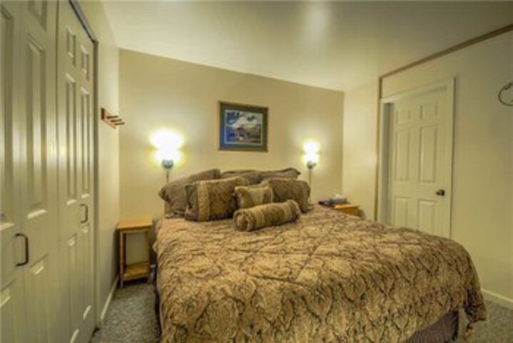 Room 21 of 32