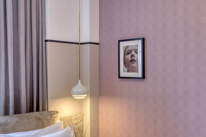 Room 90 of 221