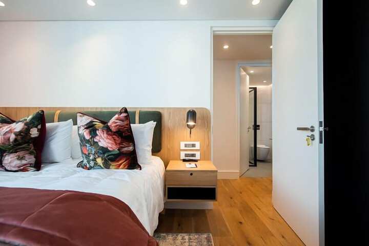 Room 10 of 40