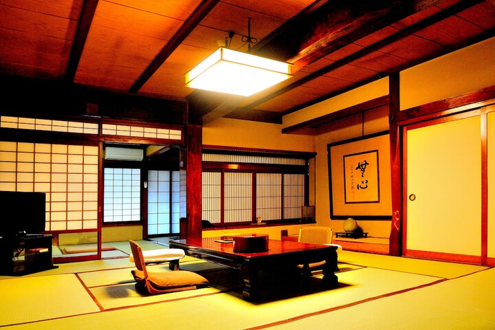 Room 6 of 66