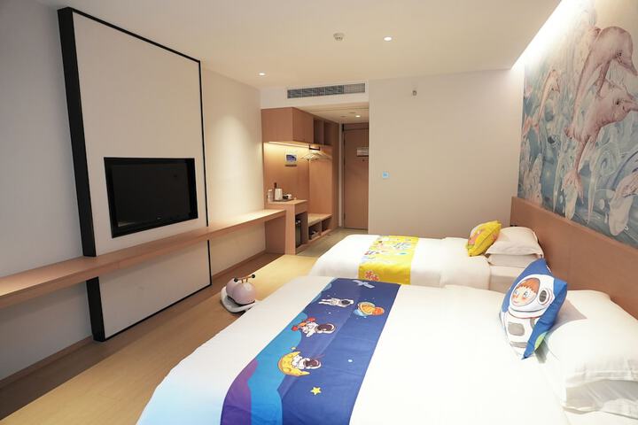Room 18 of 47