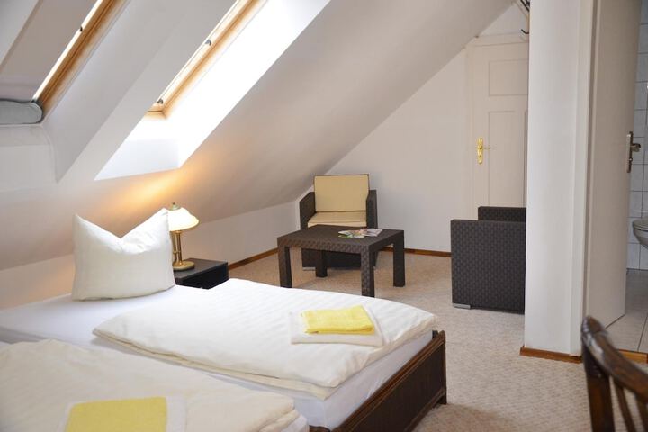 Room 14 of 34