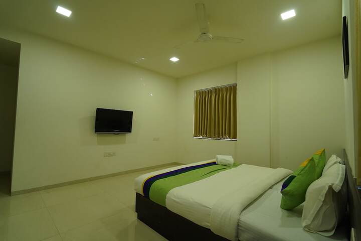 Room 3 of 16