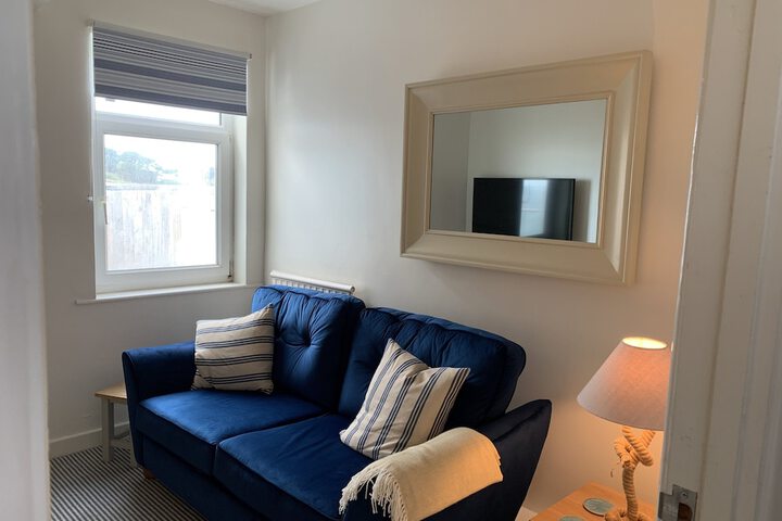 Room 11 of 37