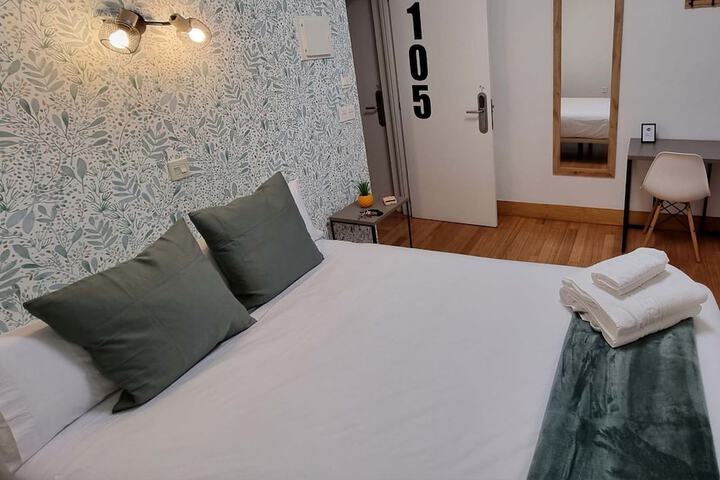 Room 4 of 13