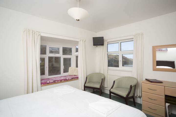 Room 4 of 23