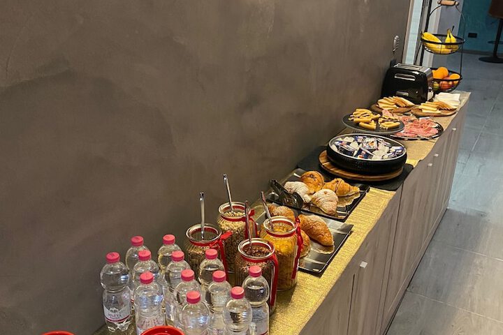 Breakfast/Coffee Service 49 of 52