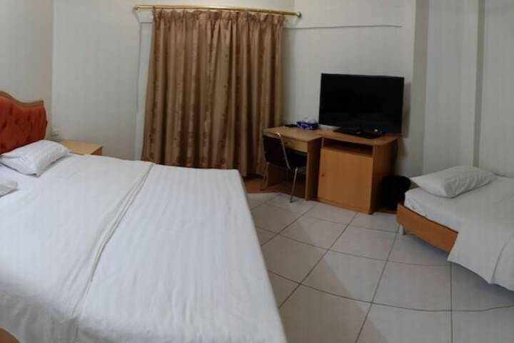 Room 9 of 25