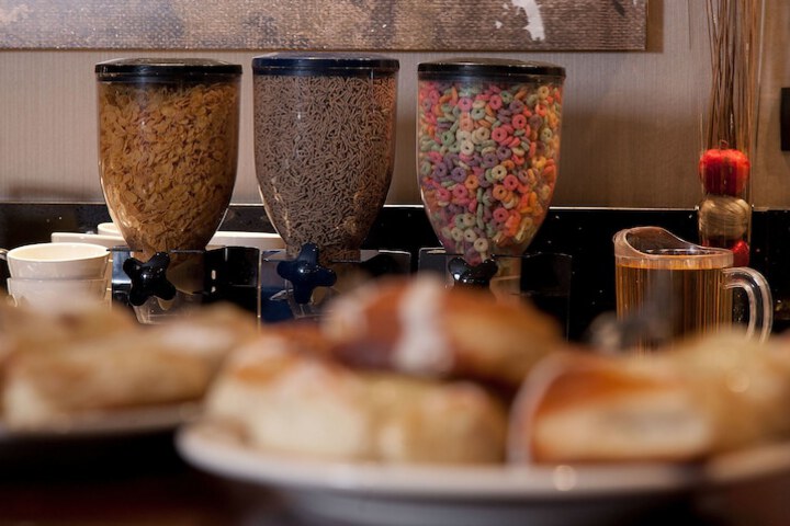 Breakfast/Coffee Service 34 of 41