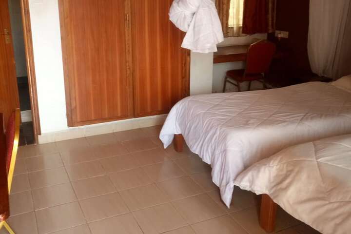 Room 8 of 22