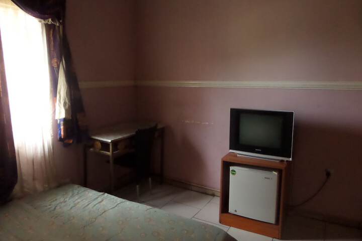 Room 10 of 17
