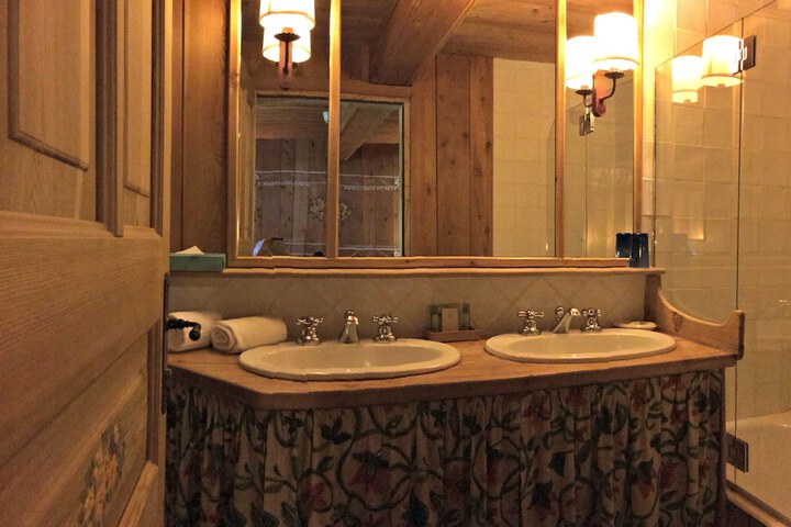Room 23 of 71