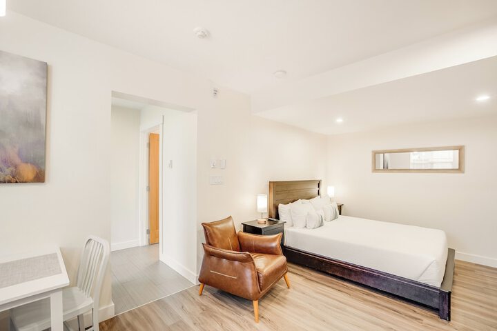Room 35 of 107