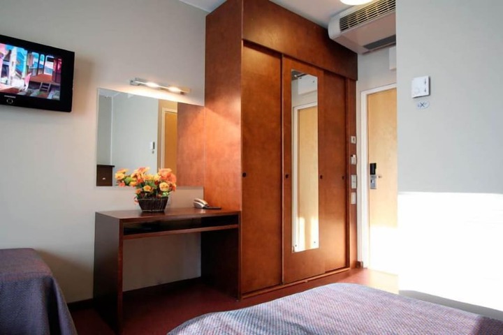 Room 5 of 44