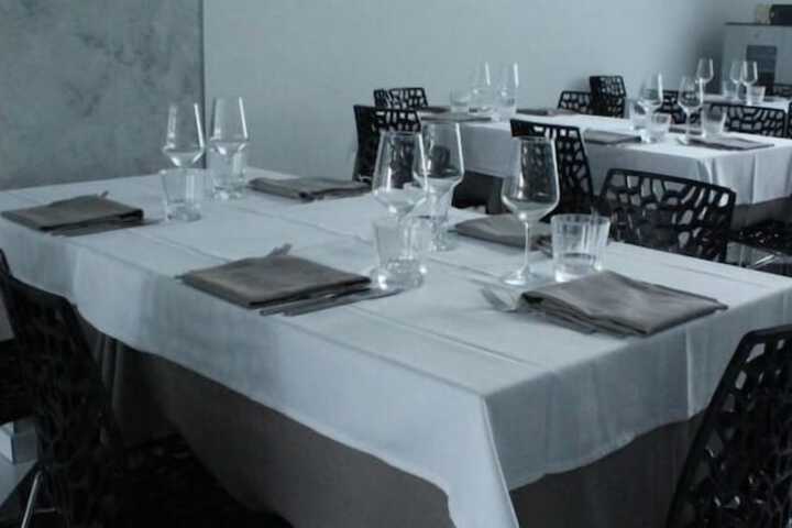 Dining 32 of 35