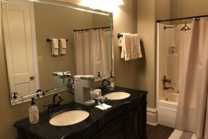 Room 6 of 52