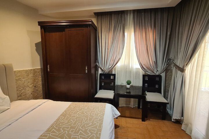 Room 101 of 340