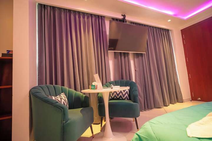 Room 12 of 63