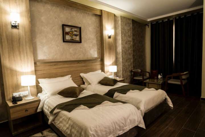 Room 9 of 21