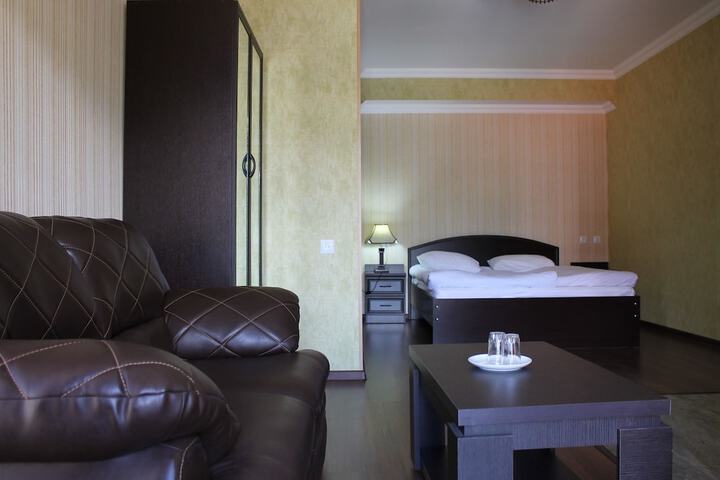 Room 14 of 33