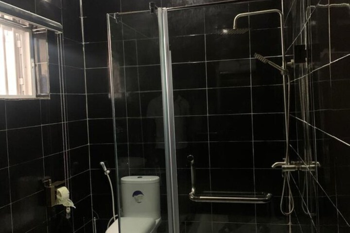 Room 19 of 33