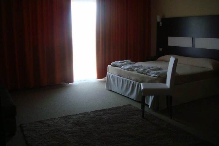 Room 8 of 29