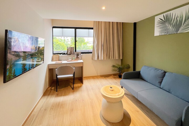 Room 30 of 51