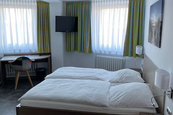 Room 10 of 49