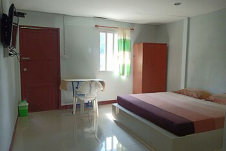 Room 11 of 24