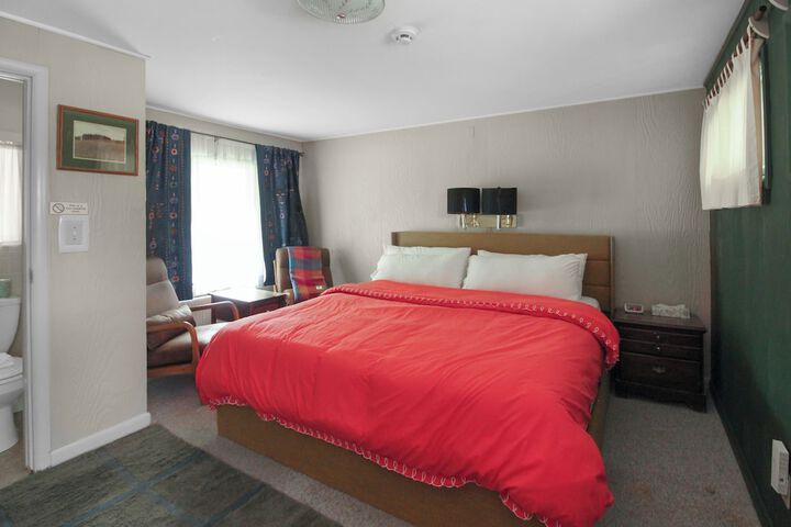 Room 10 of 36